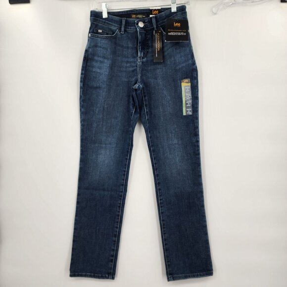 LEE Women's Petite Flex Motion Straight Leg Jeans Medium Wash 4P NWT - Picture 2 of 8